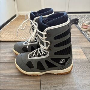 Lamar Gray and Black Snowboard Boots